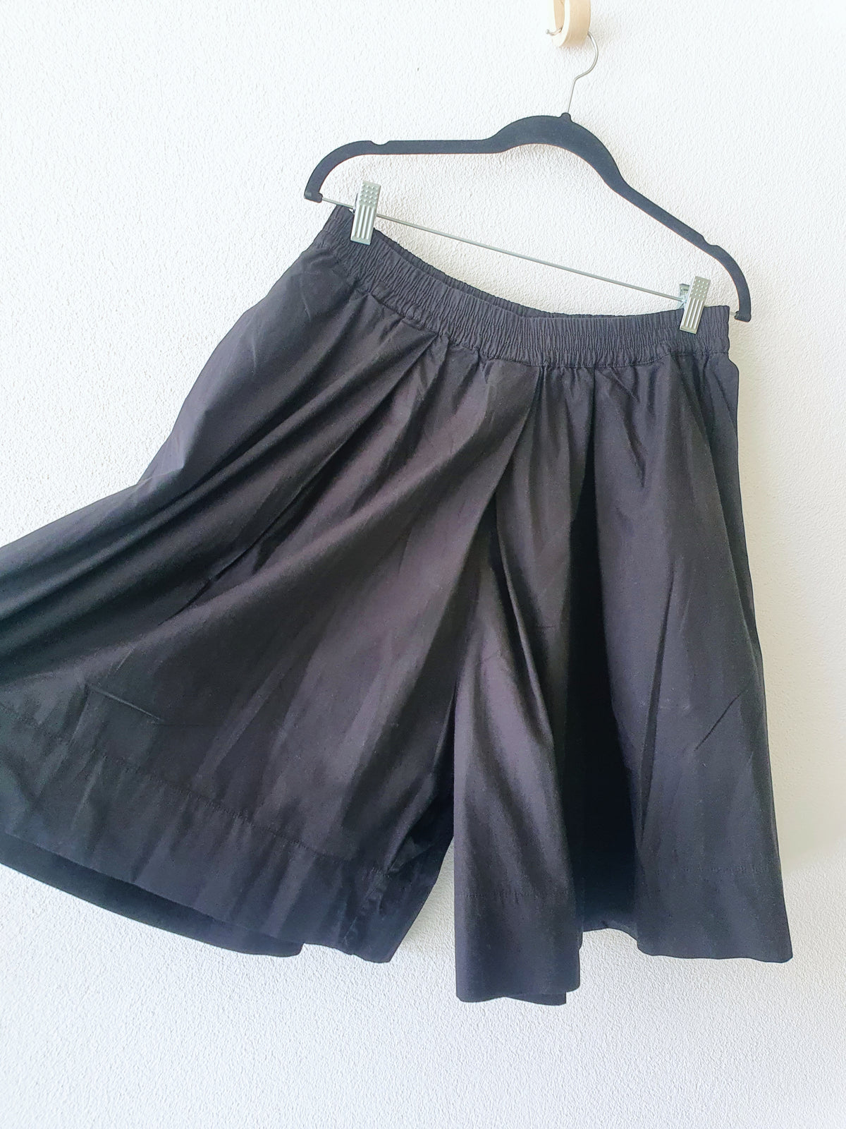 Kowtow Shorts M