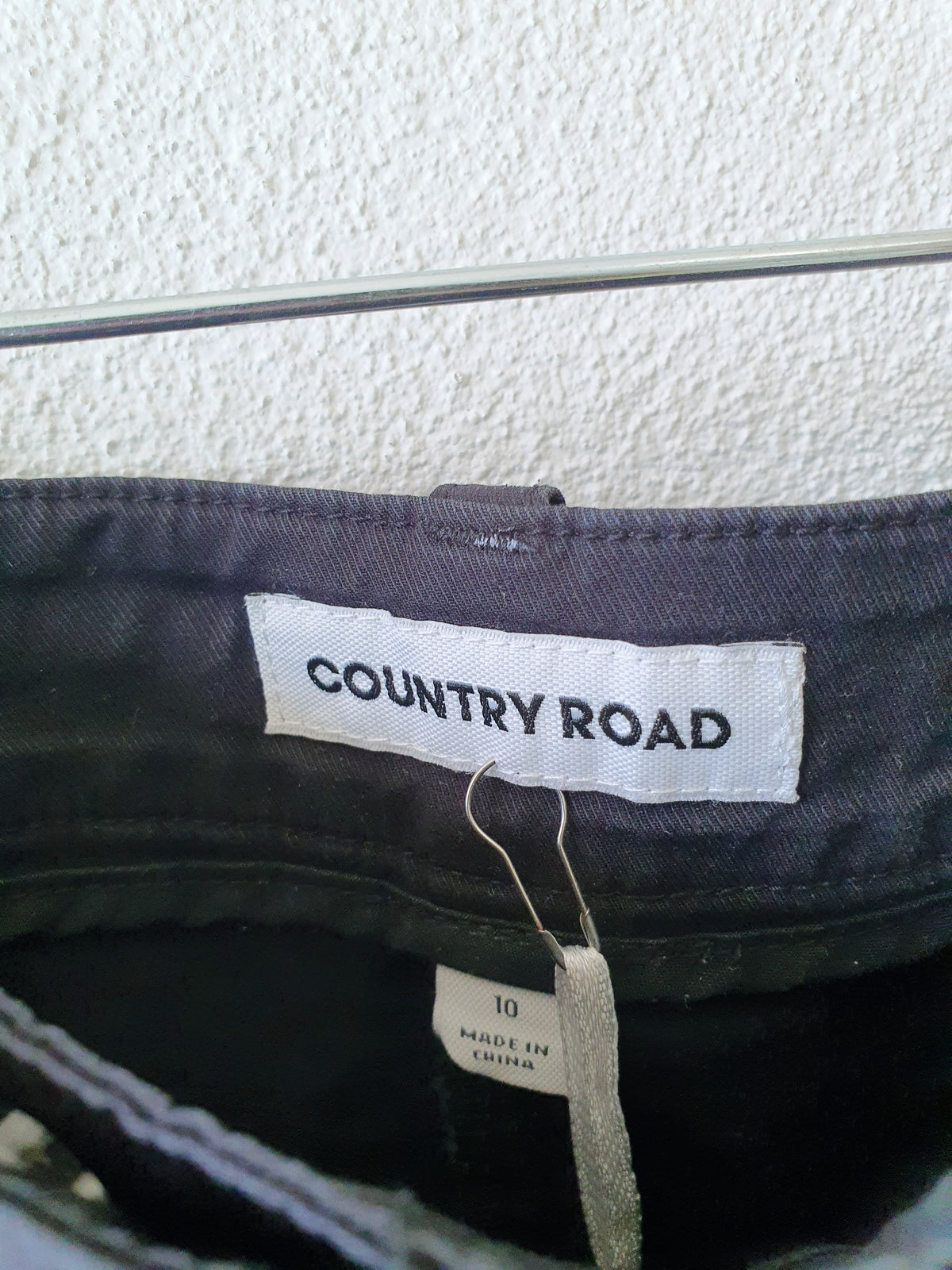 Country Road Shorts 10